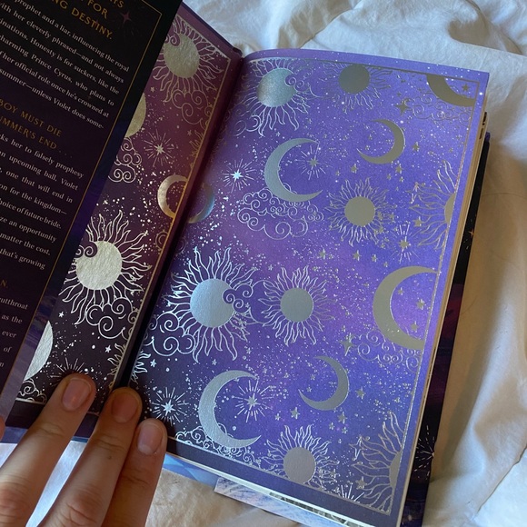 Owlcrate version of Violet Made of Thorns by Gina Chen - Picture 3 of 4